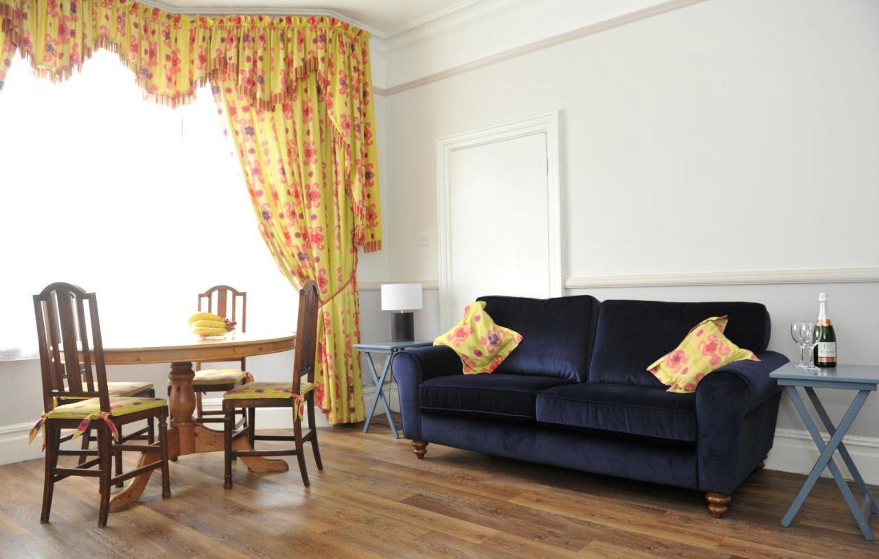 Beechurst Serviced Apartments チェルトナム エクステリア 写真