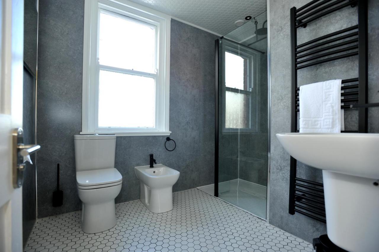 Beechurst Serviced Apartments チェルトナム エクステリア 写真
